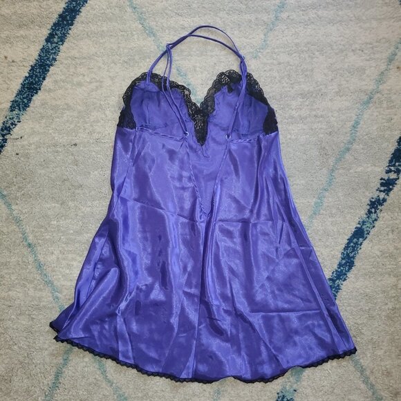 Frederick's of Hollywood Deep Purple Silky Feel Nighty || Medium EUC - Picture 6 of 12